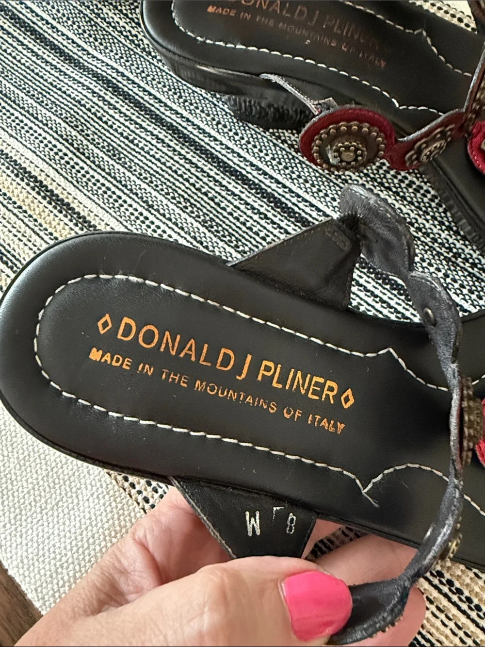 Donald J. Pliner Italy Western Concho Leather Thong Sandals Black Red Size 8